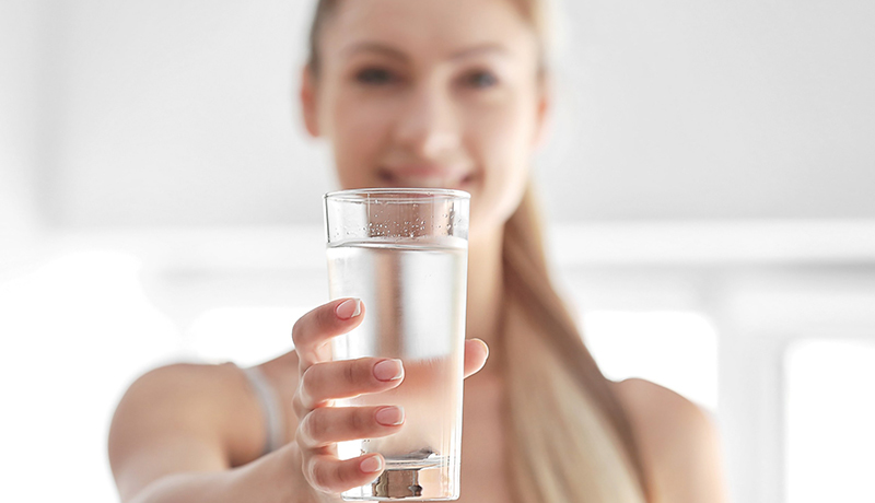 Kebiasaan Sederhana Minum Air Putih untuk Tubuh Lebih Sehat